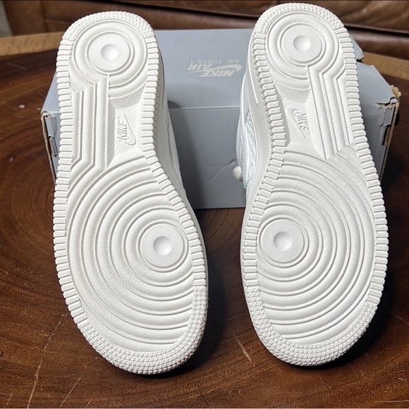 28: Nike Air Force 1 LV8 discontinued (Size: 4Y) - Picture 7 of 8